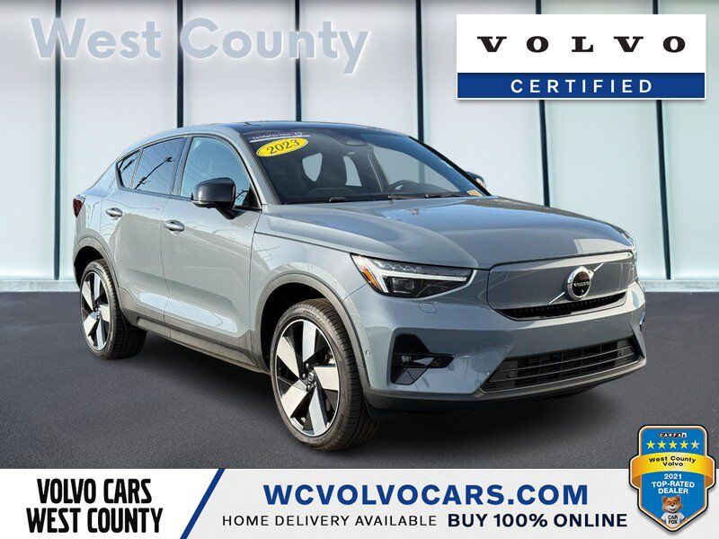 2023 VOLVO C40
