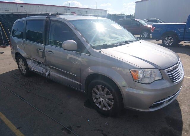 2015 CHRYSLER Town and Country