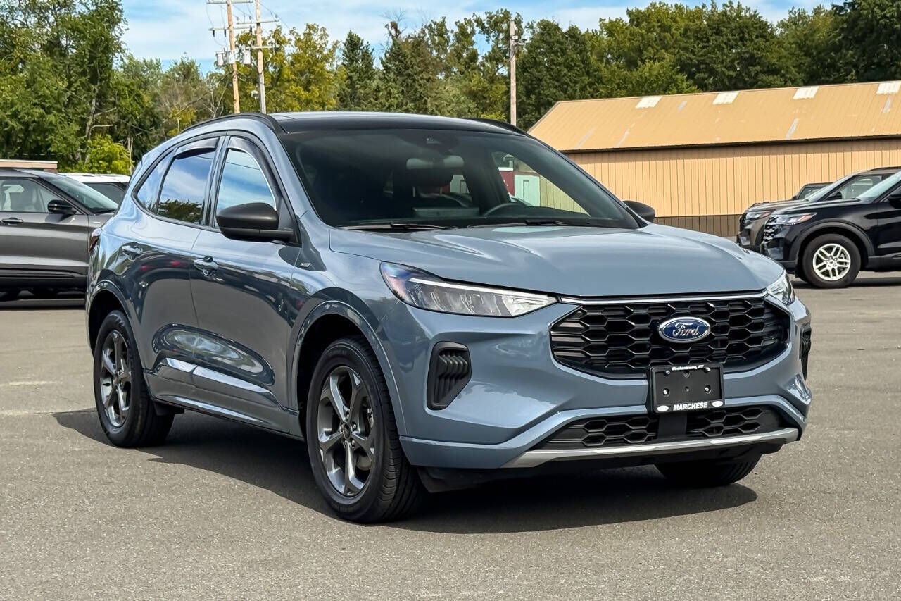 2024 FORD Escape