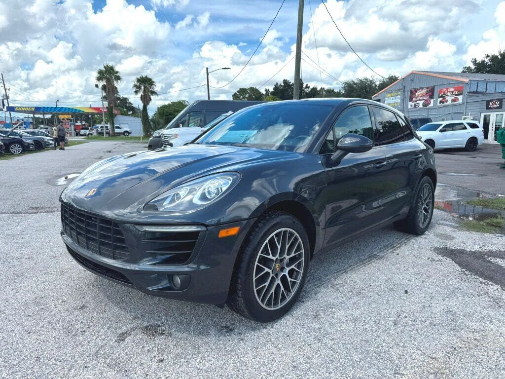 2018 PORSCHE Macan