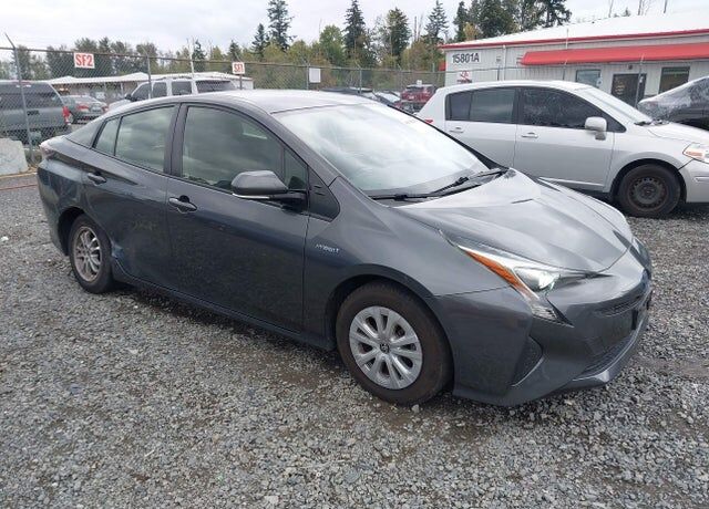 2016 TOYOTA PRIUS
