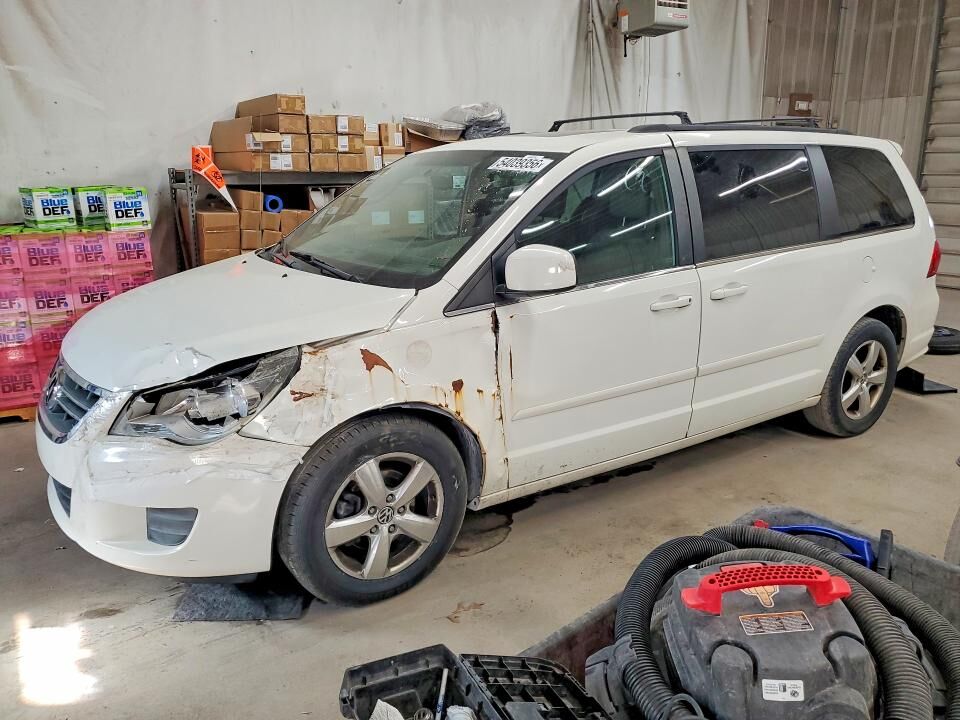 2011 VOLKSWAGEN Routan