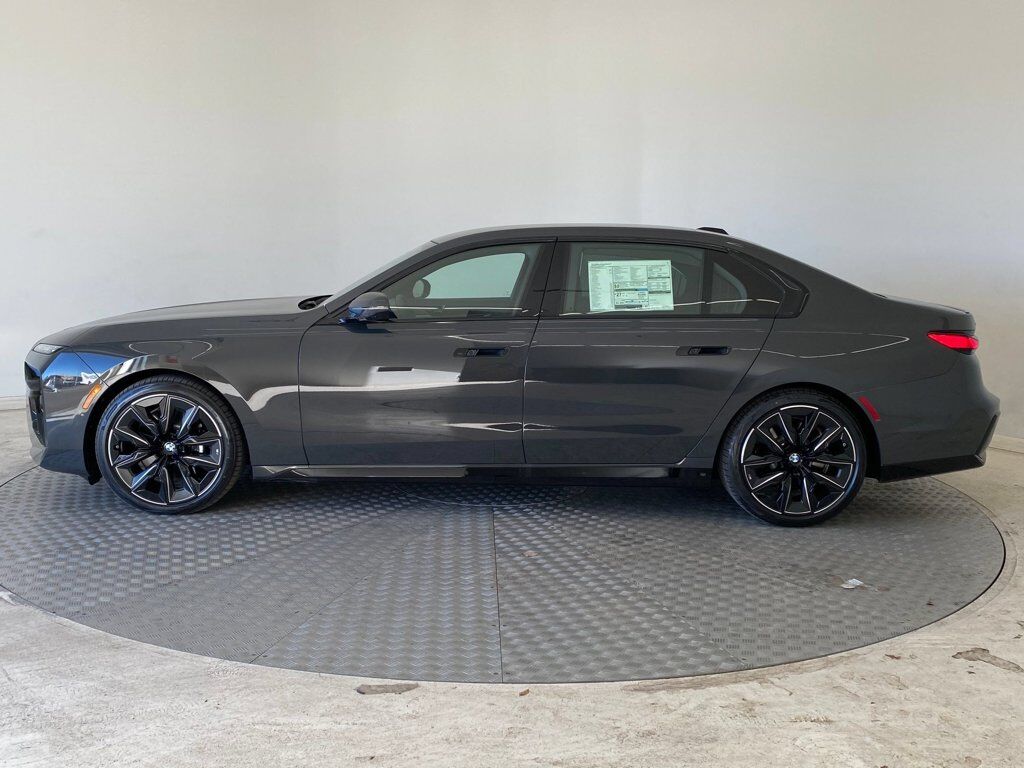 2026 BMW 740i