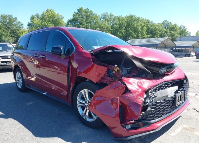 2021 TOYOTA Sienna