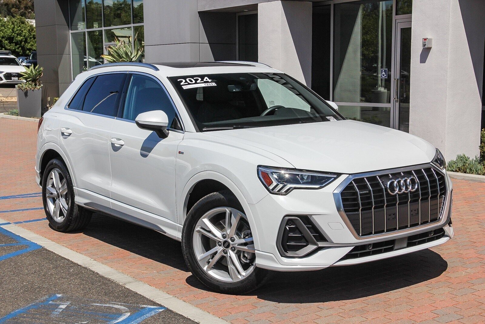 2024 AUDI Q3