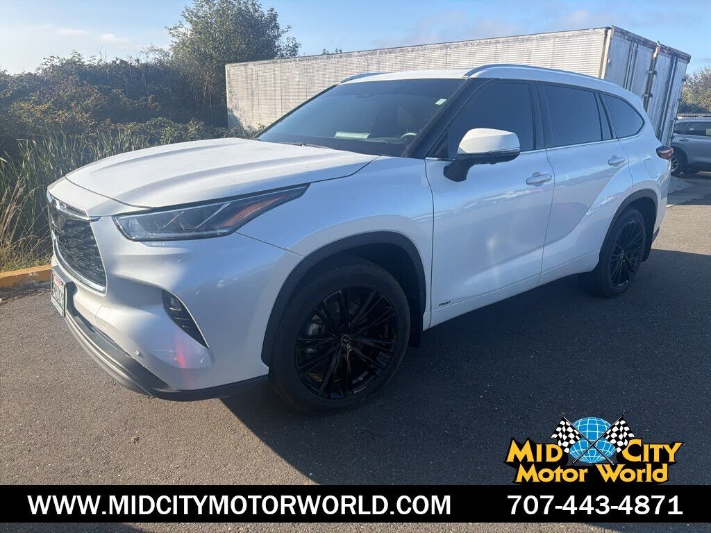 2025 TOYOTA Highlander