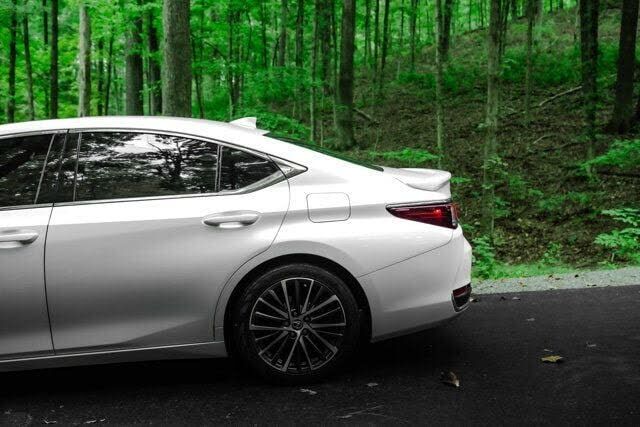2023 Lexus ES