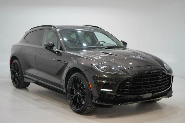 2025 ASTON MARTIN DBX