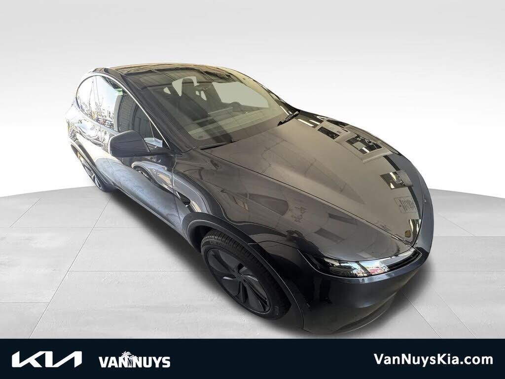 2026 TESLA Model Y