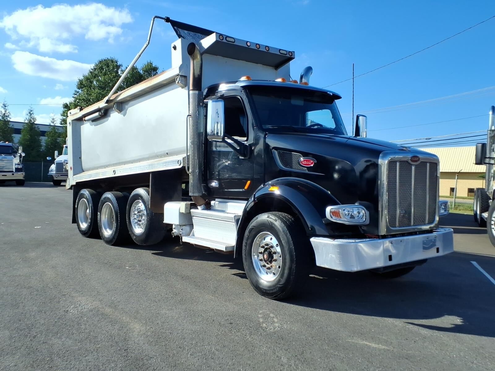 2022 PETERBILT 567