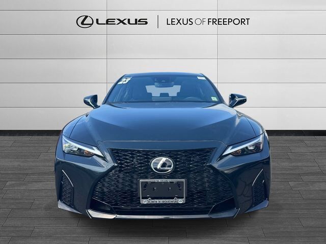 2023 Lexus IS