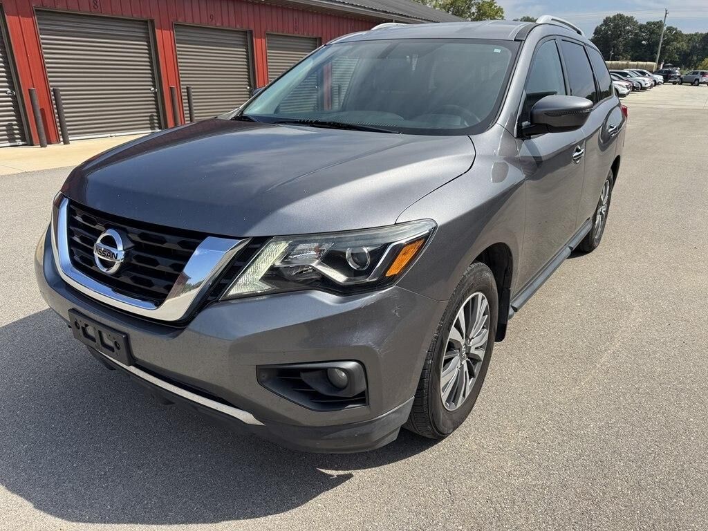 2017 NISSAN Pathfinder