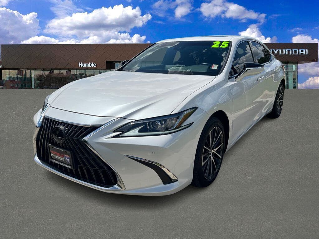 2025 LEXUS ES