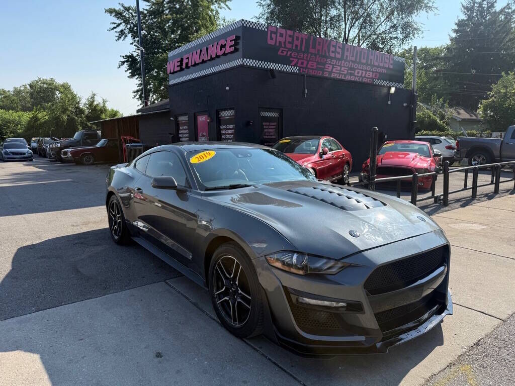 2019 FORD Mustang