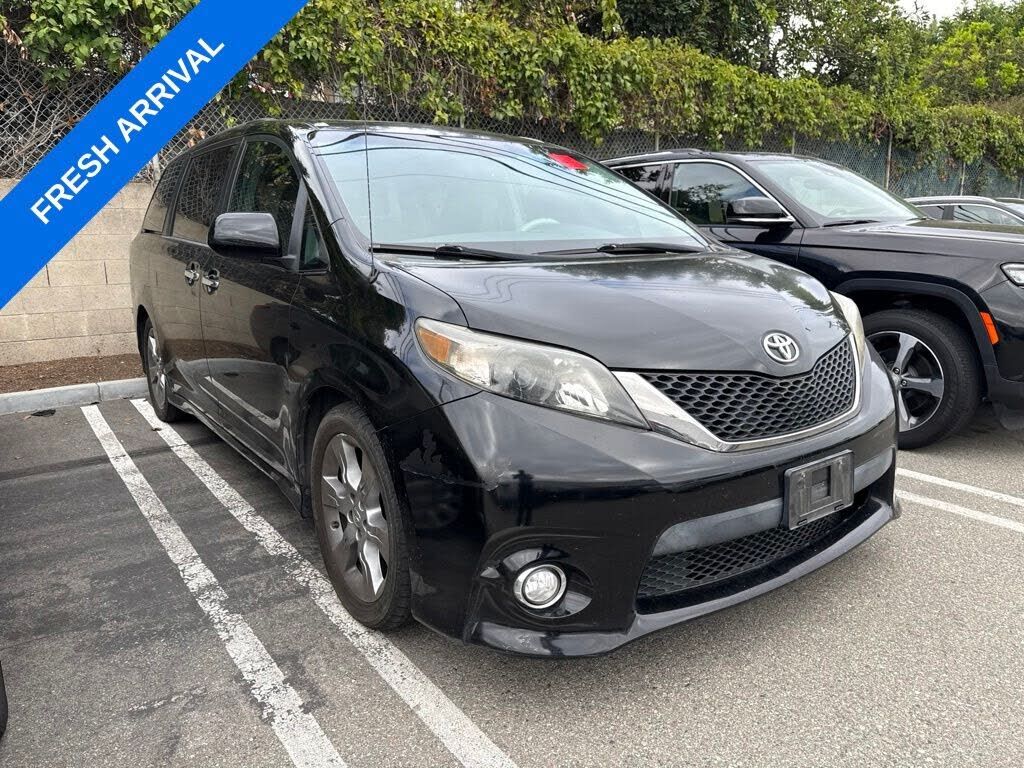 2014 TOYOTA Sienna