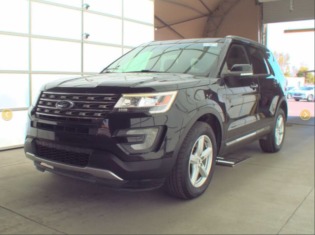 2017 FORD Explorer