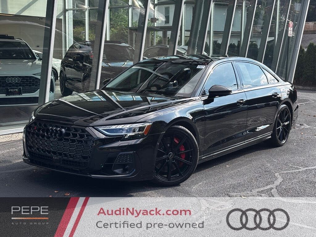 2023 AUDI S8