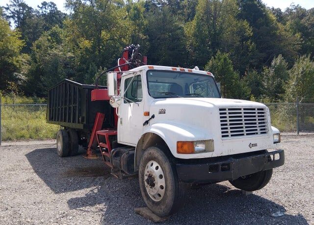 2002 INTERNATIONAL 4900