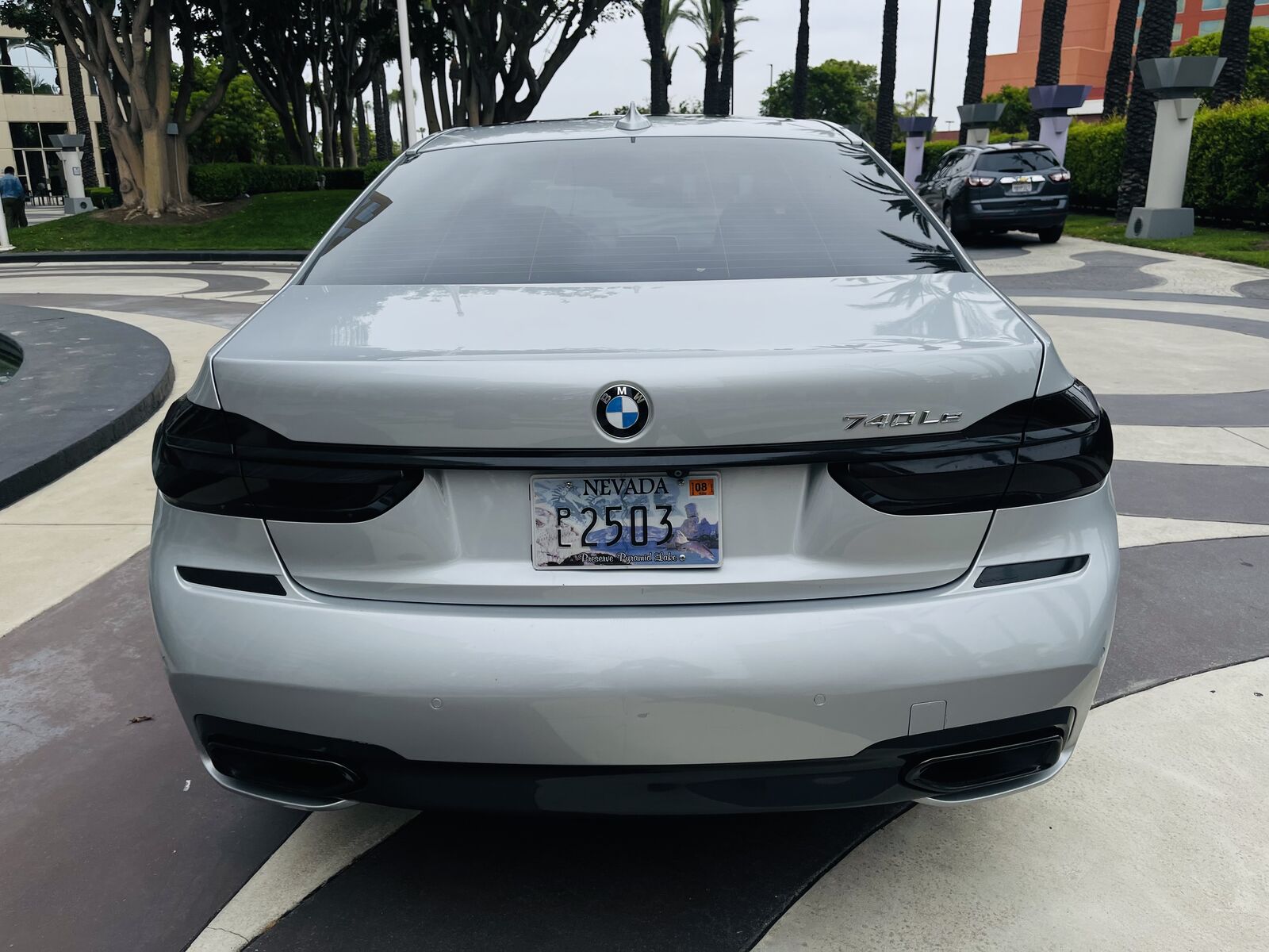 2017 BMW 740e