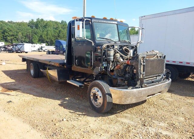 2009 PETERBILT 325