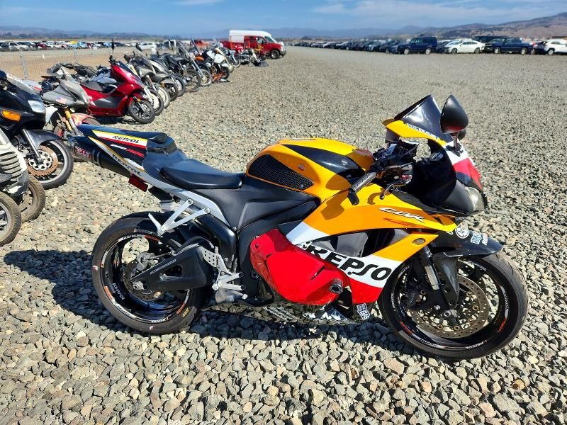 2009 HONDA CB