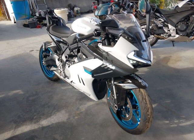 2025 CFMOTO 675SS