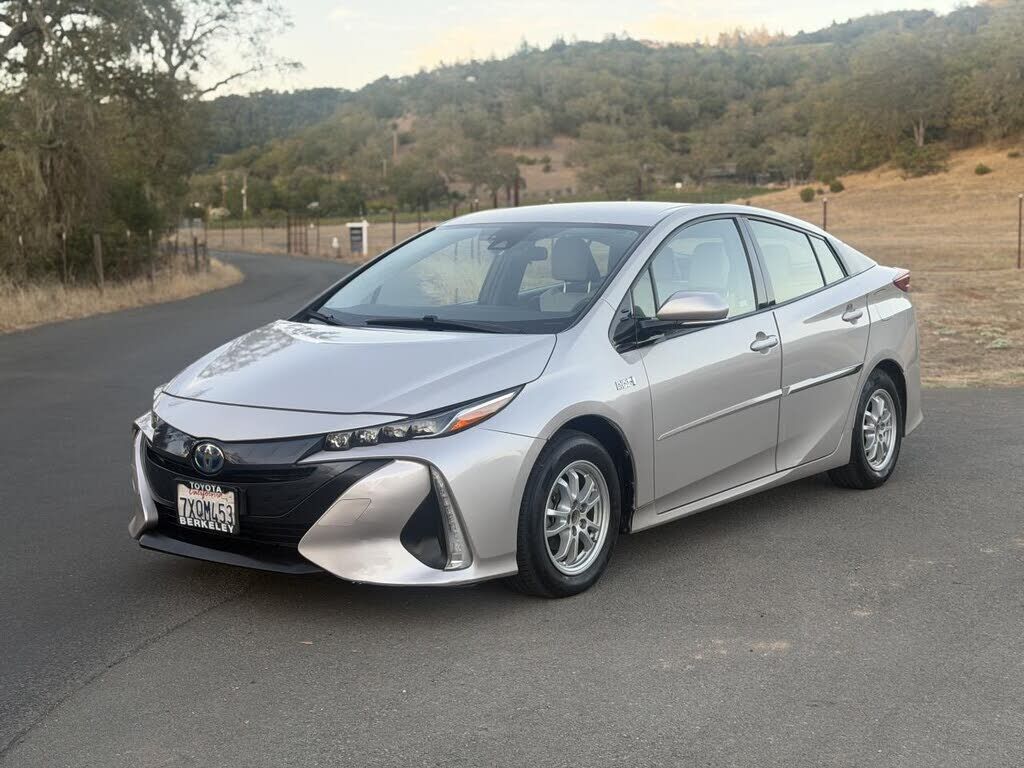 2017 TOYOTA Prius