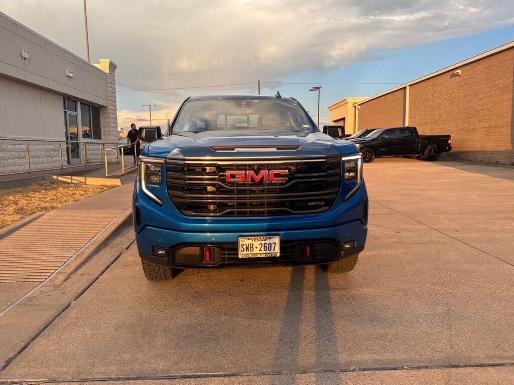 2023 GMC Sierra