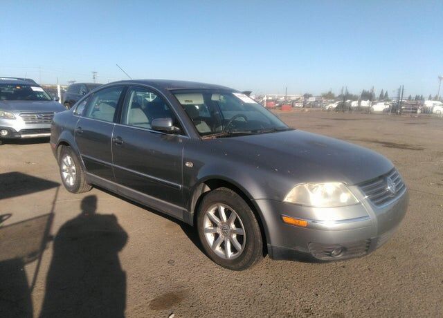 2004 VOLKSWAGEN Passat