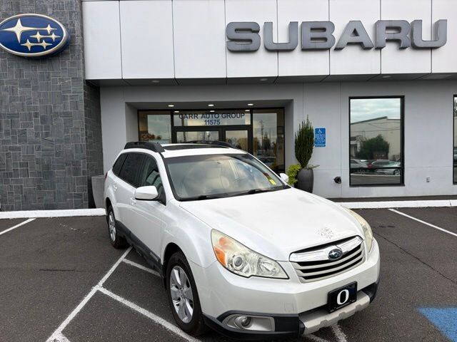 2011 SUBARU Outback