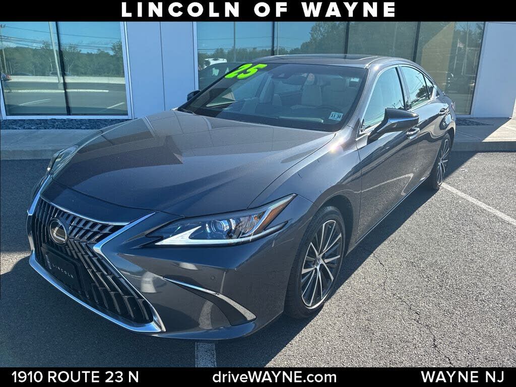 2025 LEXUS ES