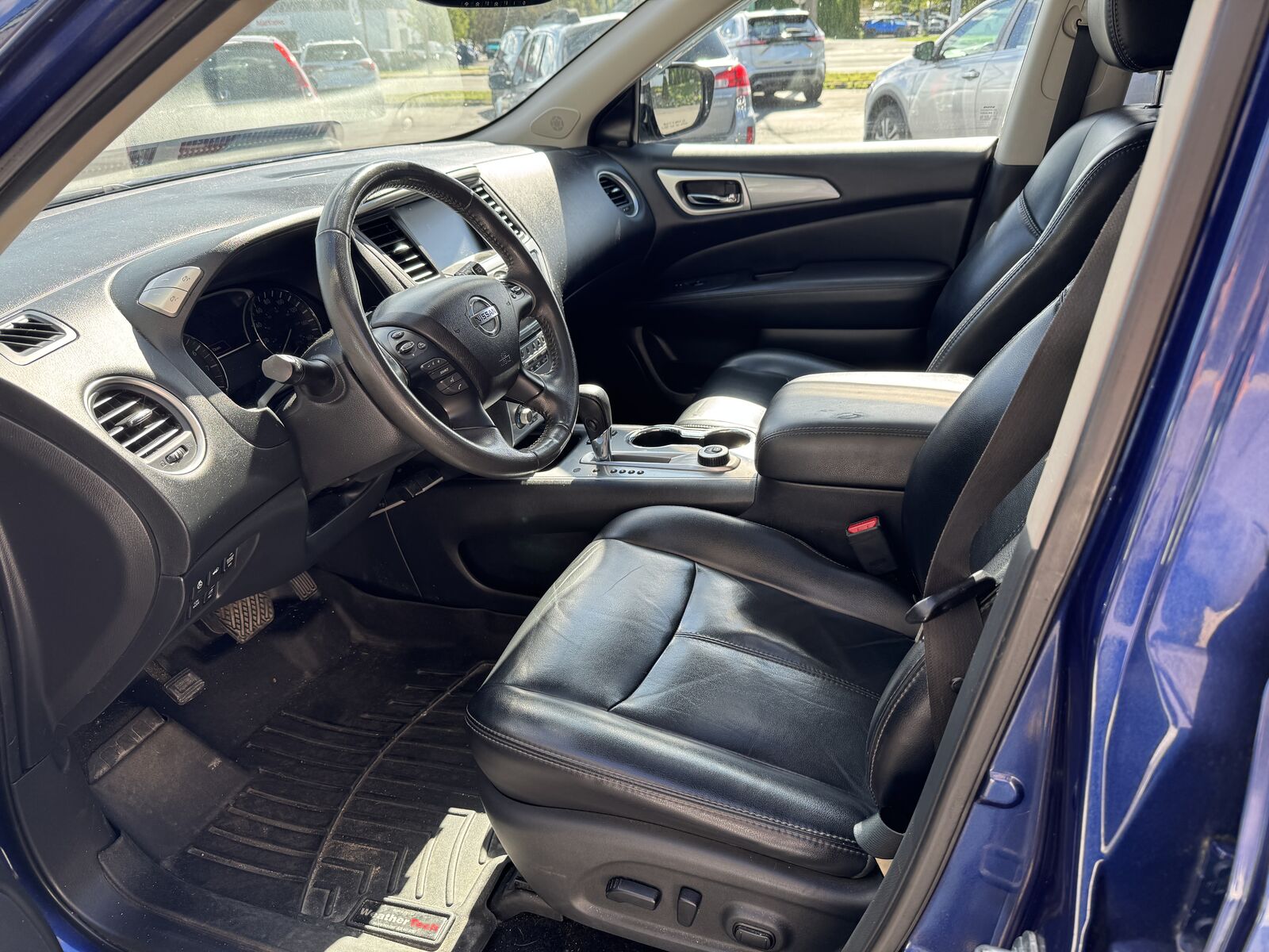 2017 NISSAN Pathfinder