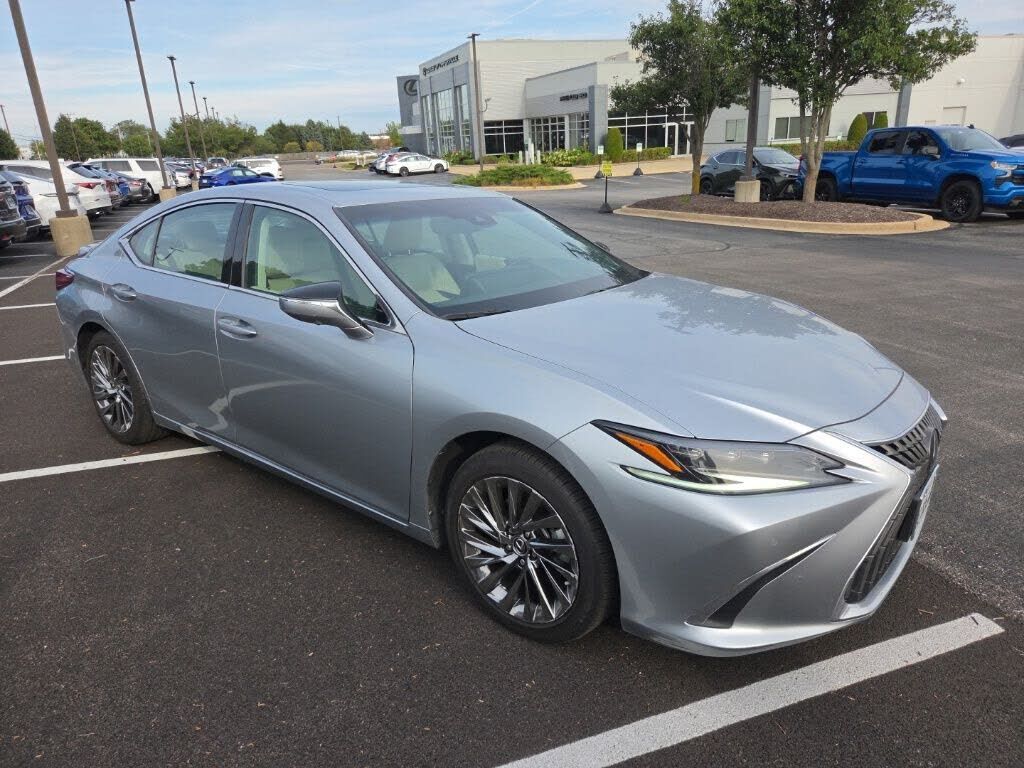 2025 Lexus ES