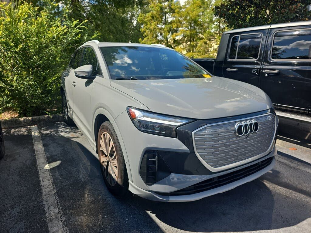 2024 AUDI Q4