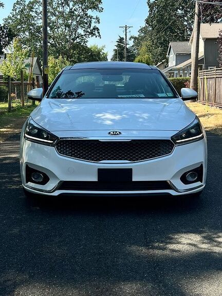 2017 KIA Cadenza