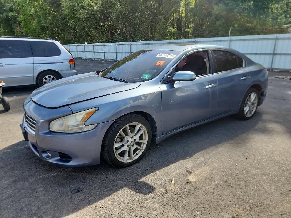 2010 NISSAN Maxima