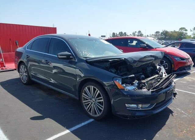 2015 VOLKSWAGEN Passat