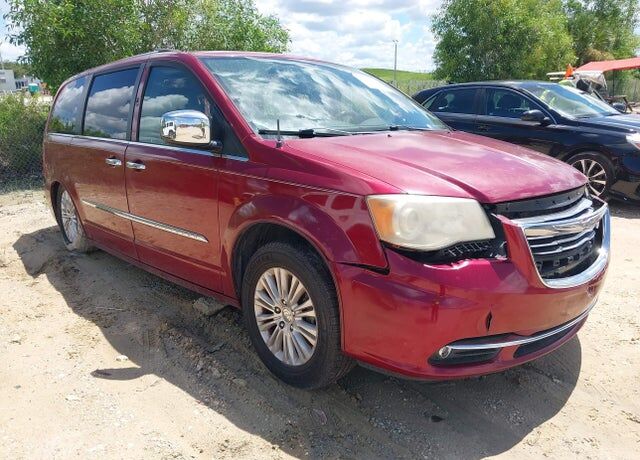 2012 CHRYSLER Town and Country