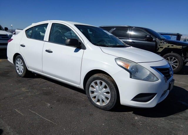 2015 NISSAN Versa