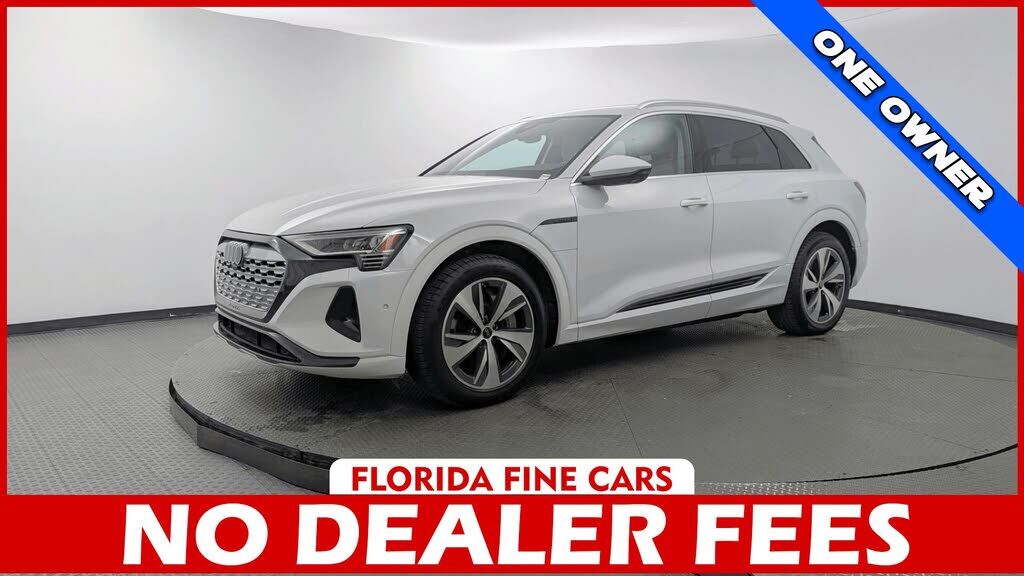 2024 AUDI Q8