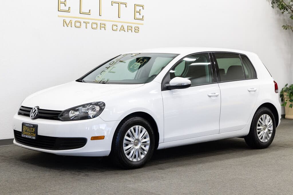 2013 VOLKSWAGEN Golf