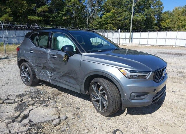 2019 VOLVO XC40