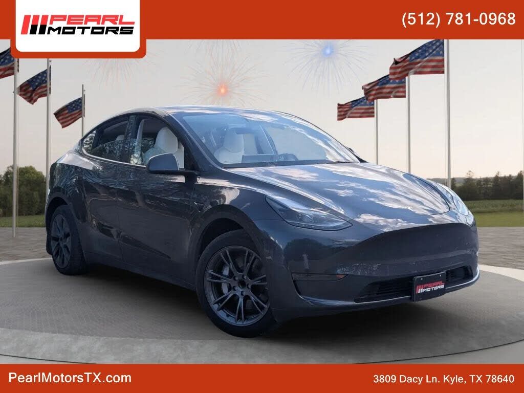 2025 TESLA Model Y