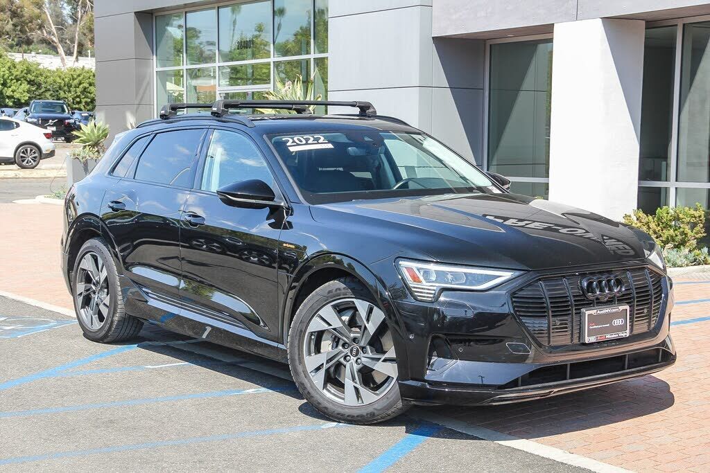 2022 AUDI e-tron