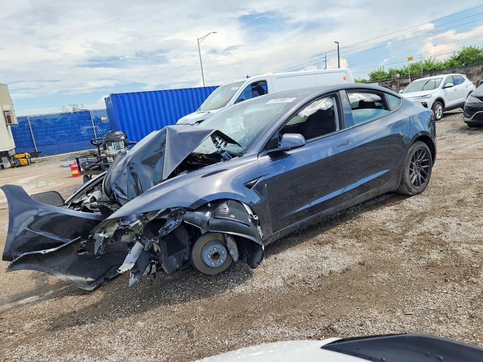 2025 TESLA Model 3