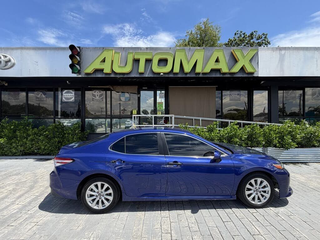 2018 TOYOTA Camry