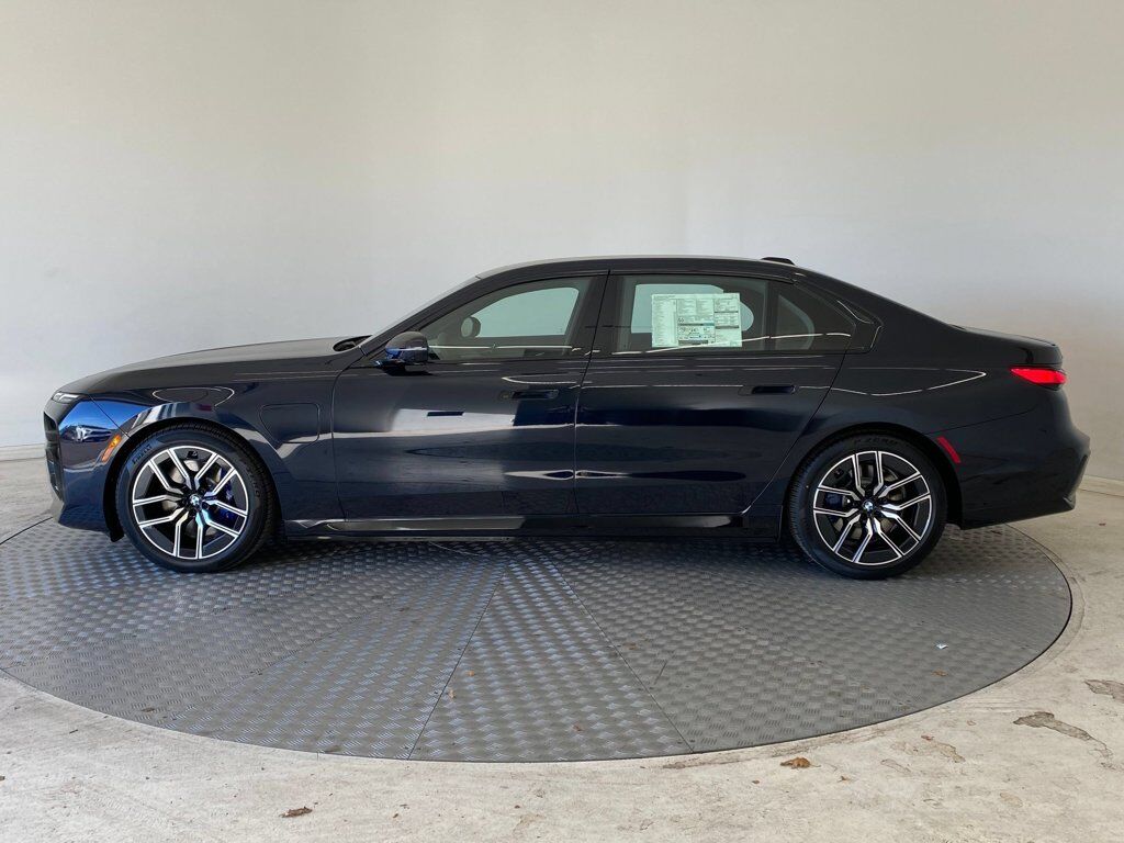2026 BMW 750e