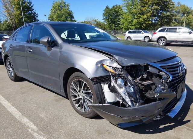 2016 LEXUS ES