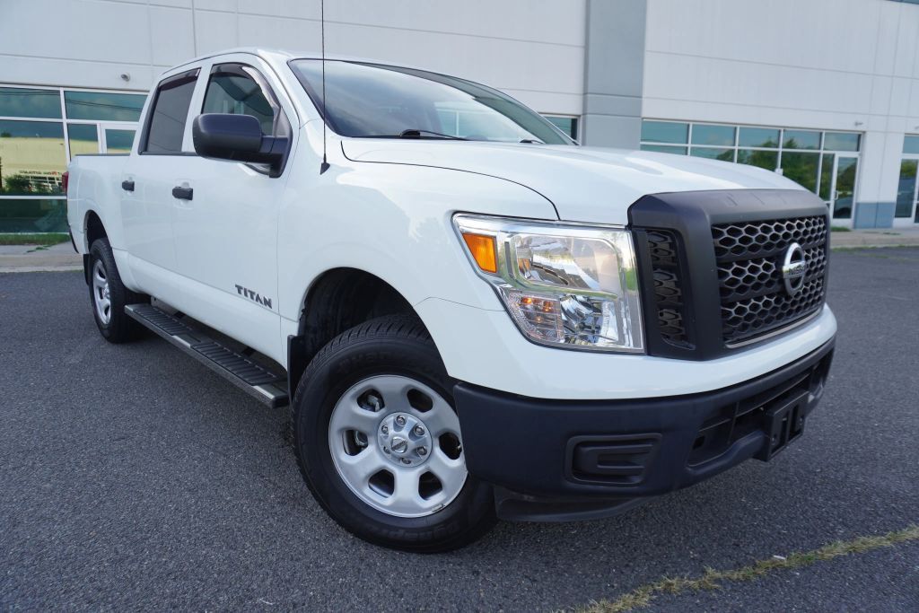 2017 NISSAN Titan
