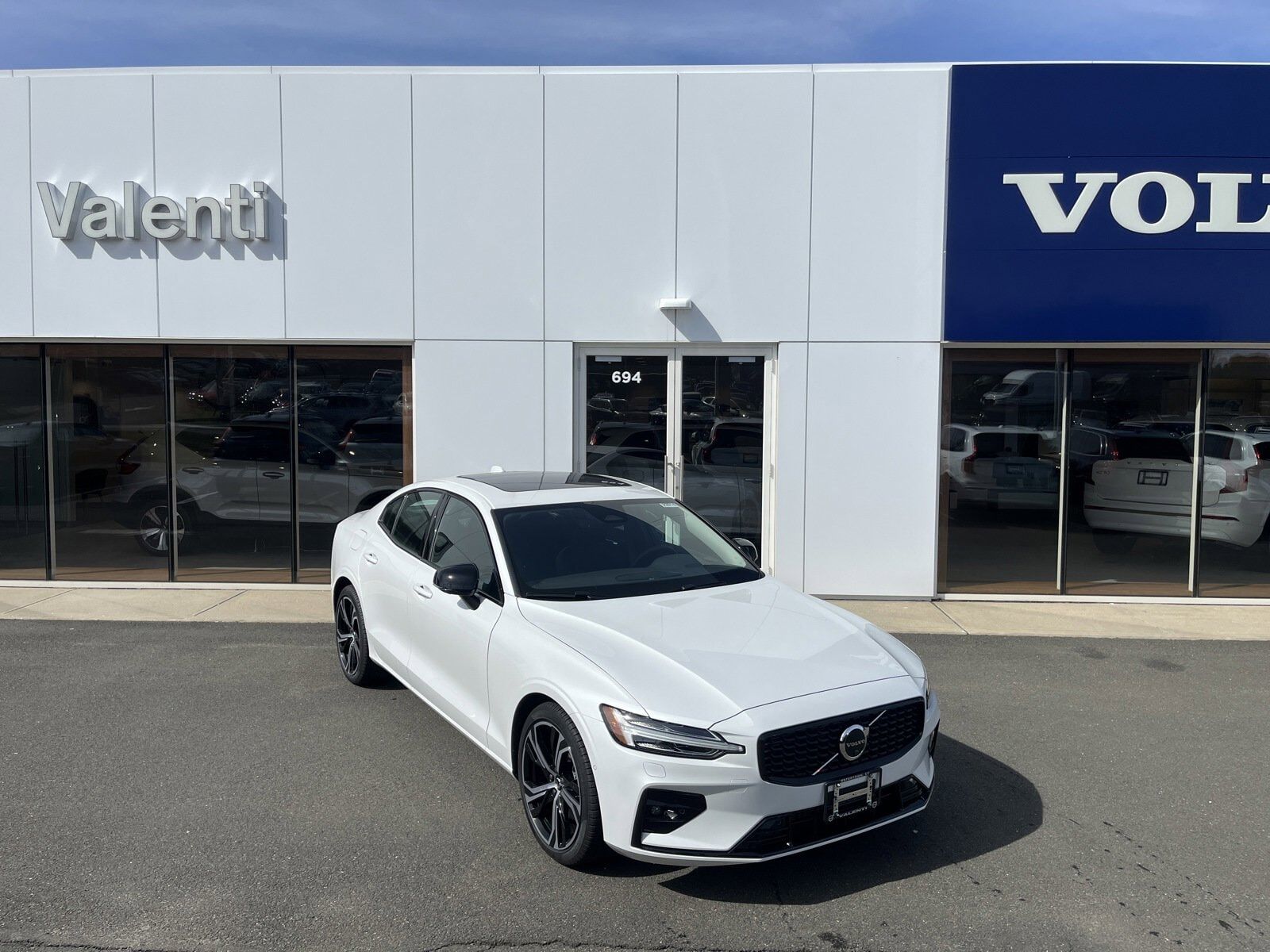 2024 VOLVO S60